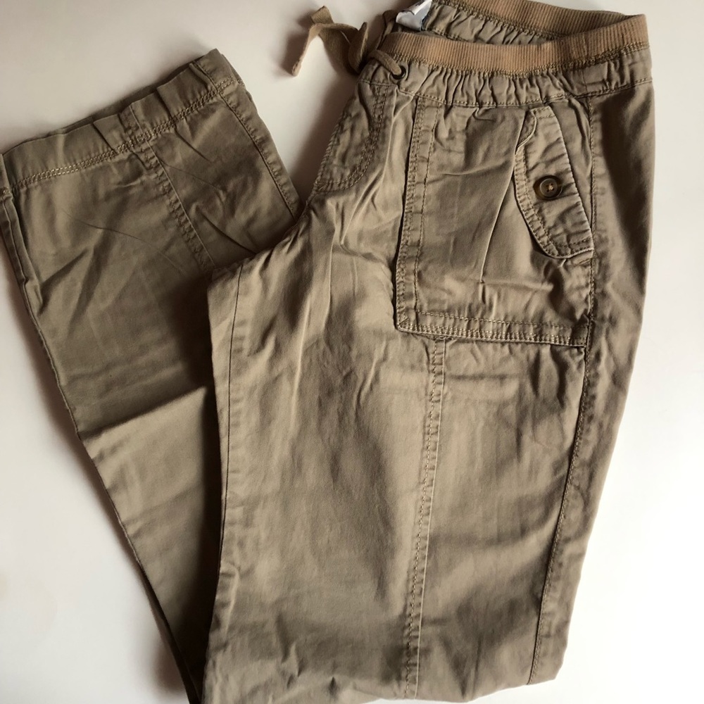 Women’s khaki pants